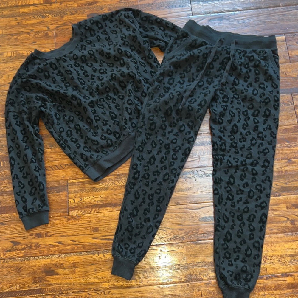 PINK Victoria’s Secret Matching Cheetah Leopard Set
